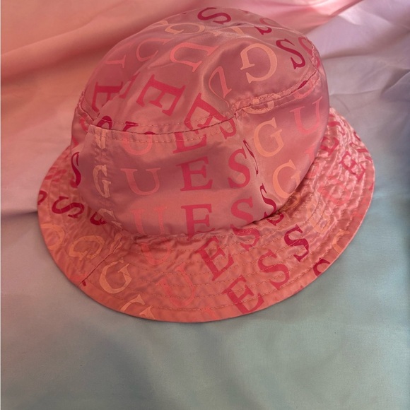 GUESS Kids Pink Bucket Hat - Picture 1 of 2